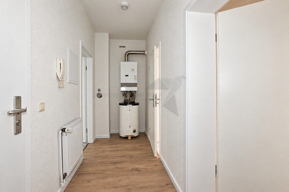 Flur mit Gas-Etagenheizung Erdgeschosswohnung Zwickau