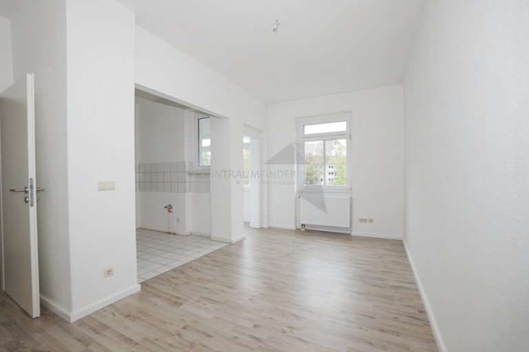 Wohnzimmer mit offener K�che Zwickau Etagenwohnung NEU renovierte 2,5-Raum-Wohnung im ruhigen Marienthal