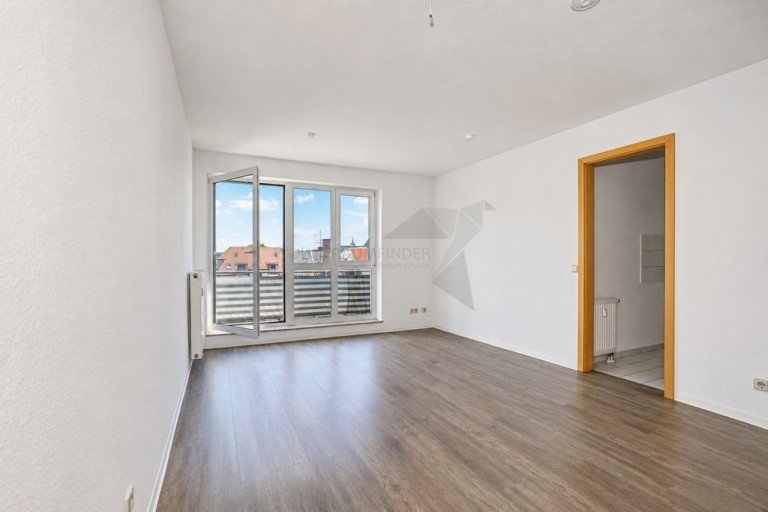 Wohnzimmer Zwickau Etagenwohnung TOP-Sanierte 2-Raum-Wohnung mit Balkon, Aufzug und bodentiefer Dusche!