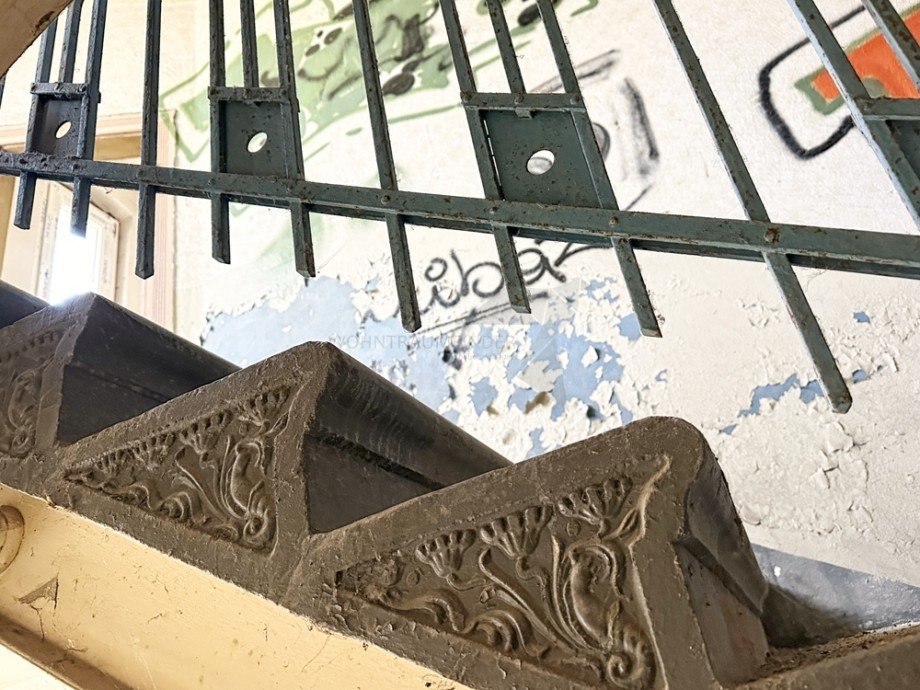 Detail Treppe und Gel�nder Mehrfamilienhaus Chemnitz / Gablenz