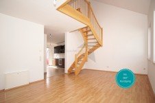 Hauptbild !! City-Penthouse mit Einbauküche, schönem Tageslichtbad, 2 Balkonen und Aufzug !!