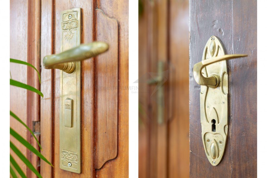 Detail T�ren B�rohaus Chemnitz