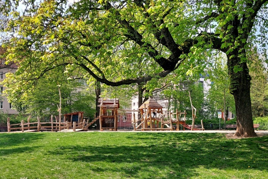 Spielplatz Gerhard-Hauptmann-Platz Etagenwohnung Chemnitz - Ka�berg, Chemnitz