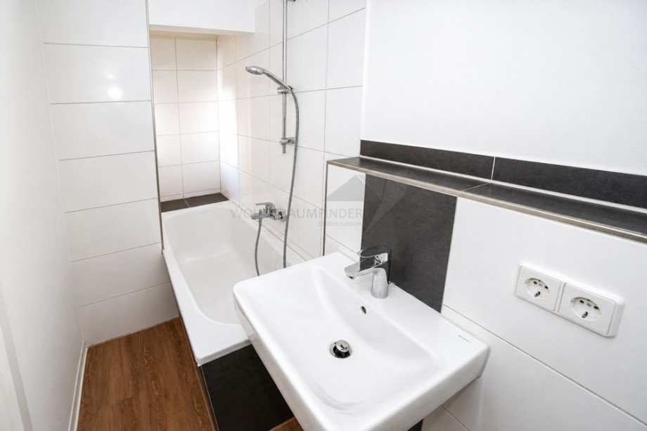 Bad mit Wanne Etagenwohnung Chemnitz / Bernsdorf