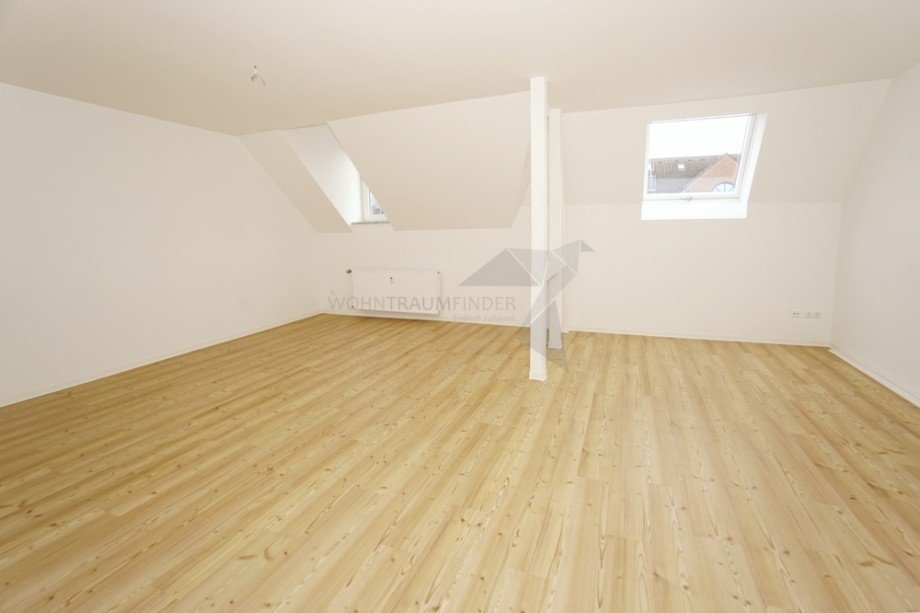 WohnbereichIV Dachgeschosswohnung Chemnitz / Ka�berg