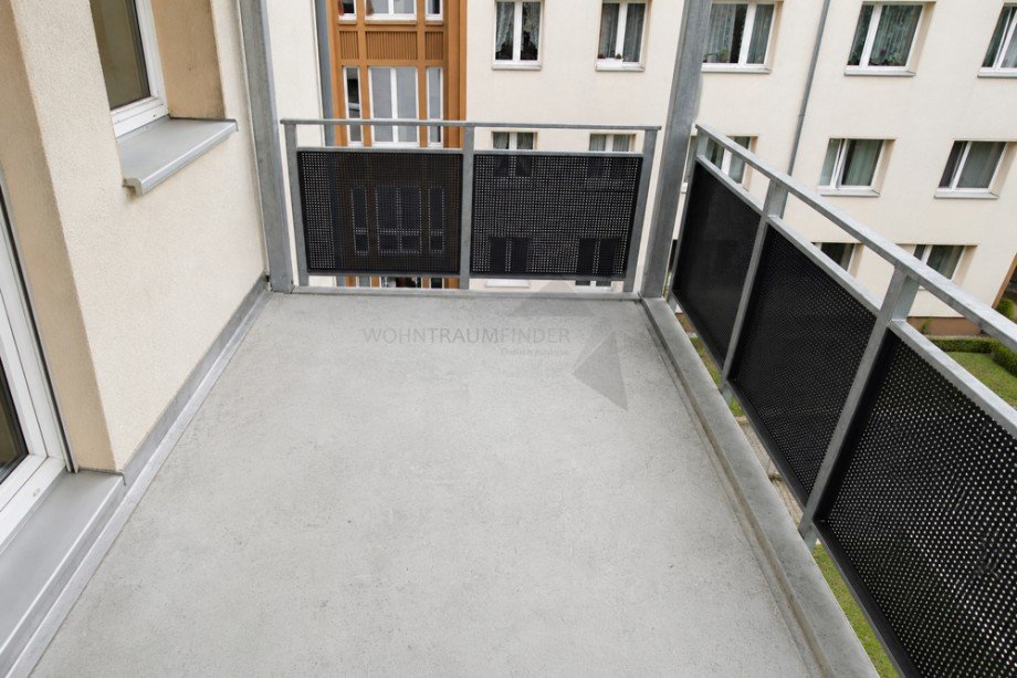 Detail XL-Balkon Etagenwohnung Chemnitz