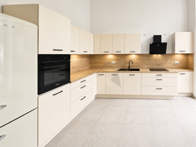 Einbauk�che Chemnitz Etagenwohnung Exklusive 4-Raum-Whg. mit XXL Balkon, Einbauk�che und zwei B�dern im Kulturpalast Rabenstein