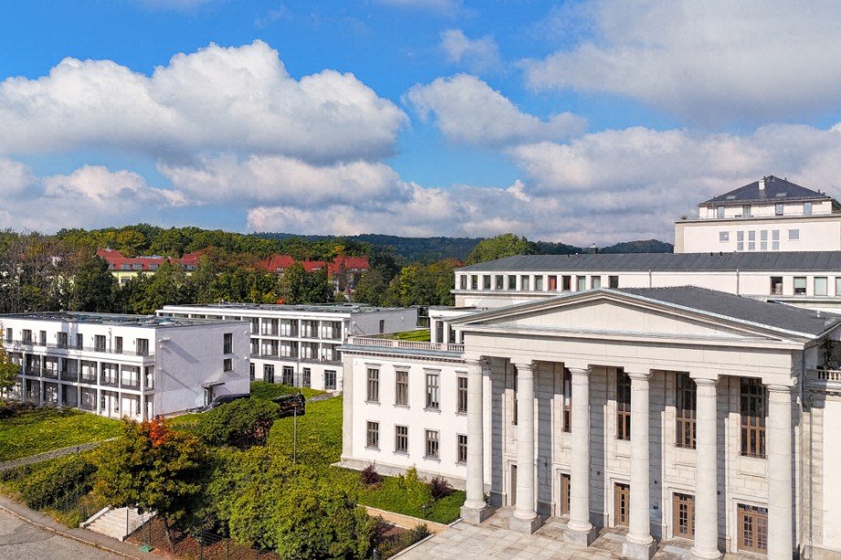 Objektansich Kulturpalast und Neubau Etagenwohnung Chemnitz