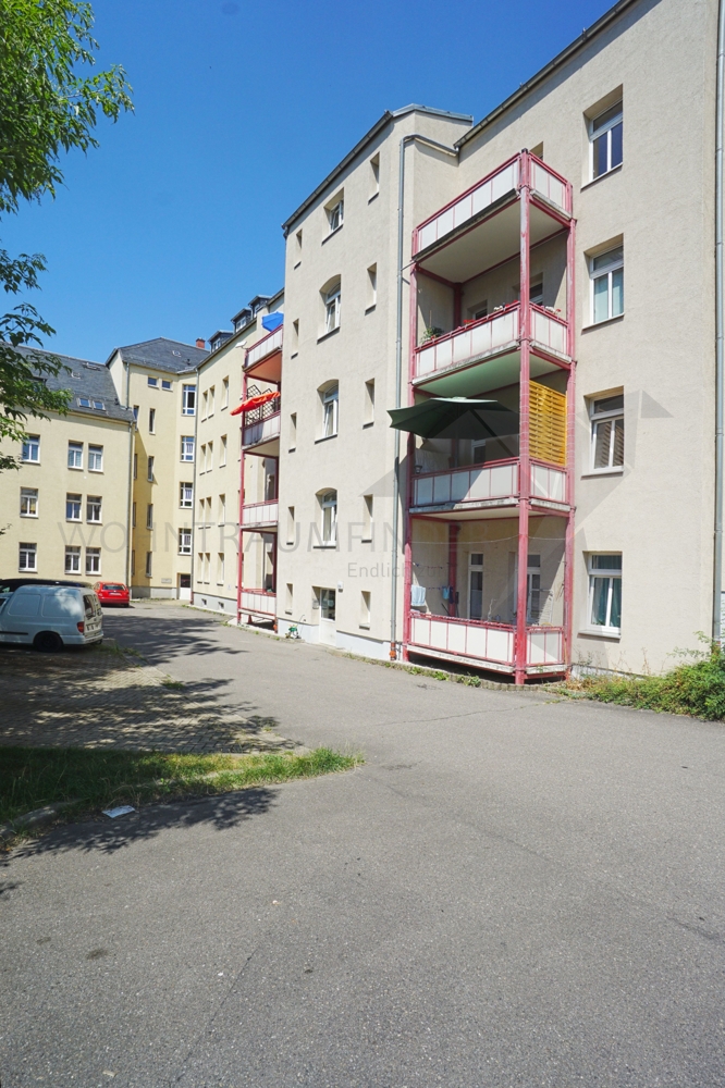 Hofansicht mit Stellpl�tzen Stellplatz Chemnitz