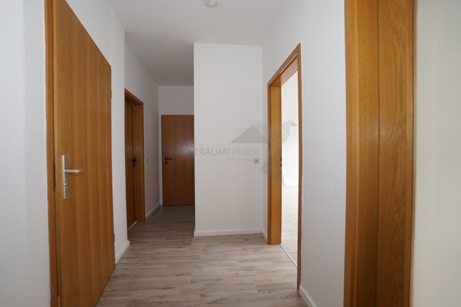 Flur mit Abstellraum Maisonettewohnung Zwickau