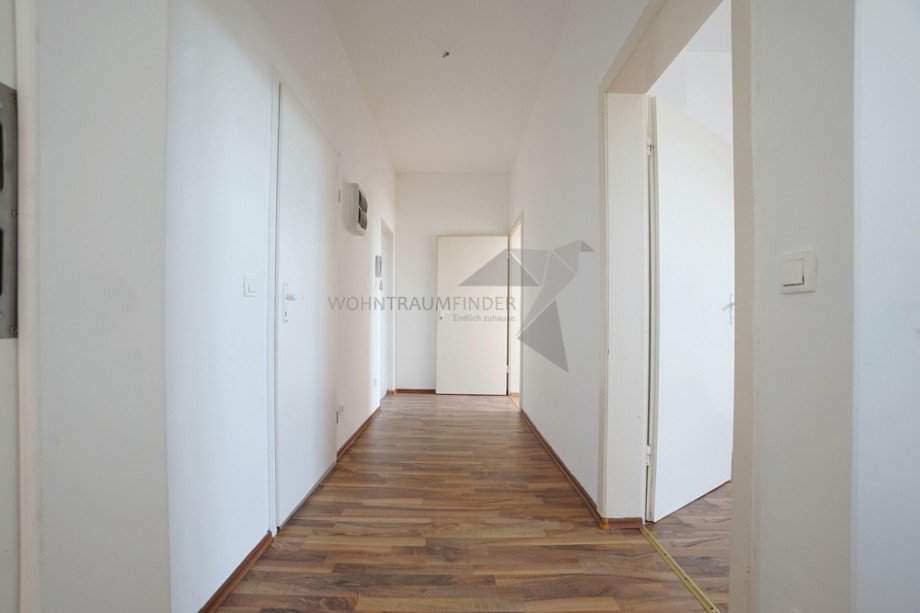 WE8 Flur Mehrfamilienhaus Werdau