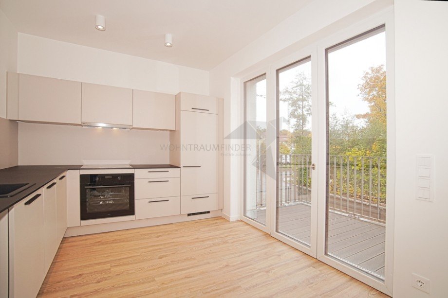 Muster Einbauk�che und Balkon Erdgeschosswohnung Chemnitz