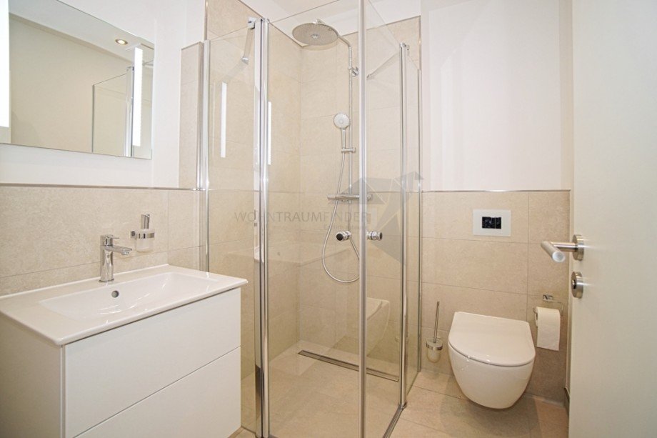 Masterbad mit Dusche Etagenwohnung Chemnitz