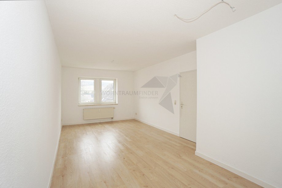 Wohnzimmer Etagenwohnung Burkhardtsdorf, Erzgebirgskreis