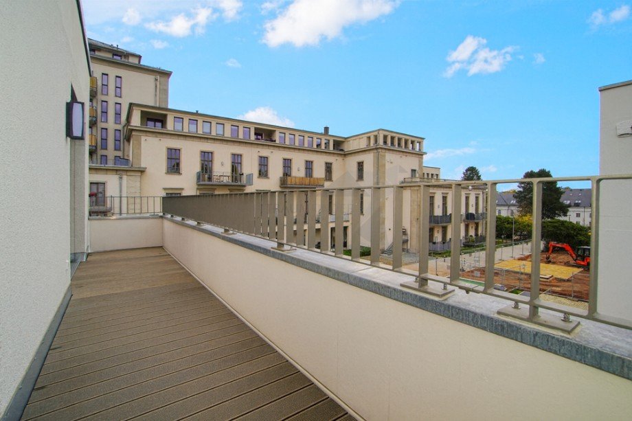 Muster Balkon und Ausblick (S�dseite) Etagenwohnung Chemnitz