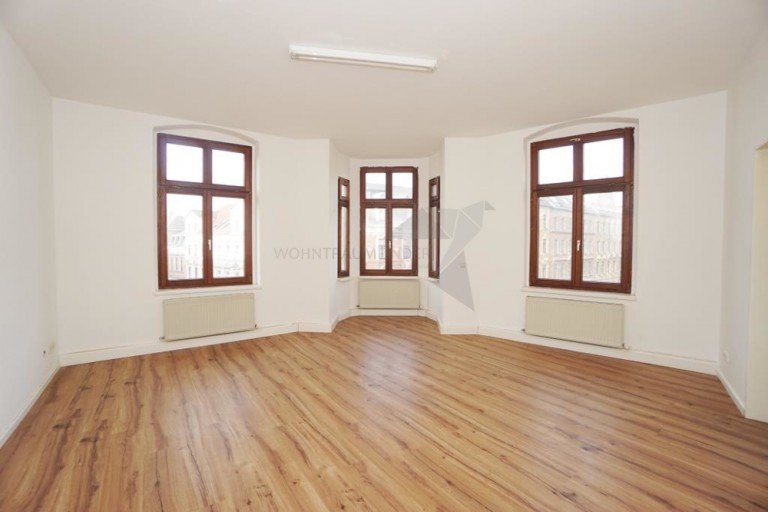 Wohnzimmer Zwickau Etagenwohnung ANGEBOT - Stilvolle 2-Raum-Altbauwohnung mit Erker