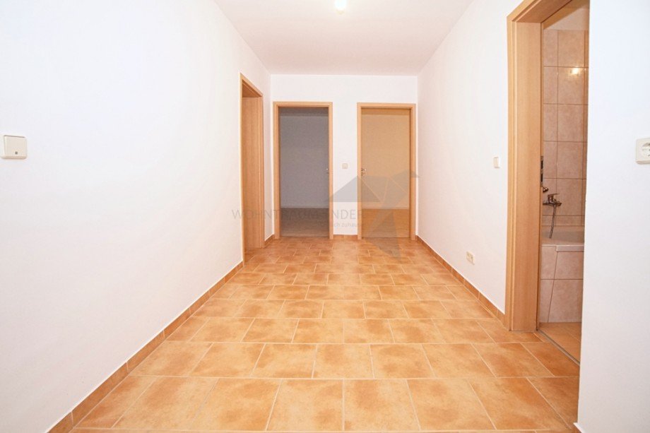 Flur-Eingangsbereich Erdgeschosswohnung Chemnitz / Sch�nau