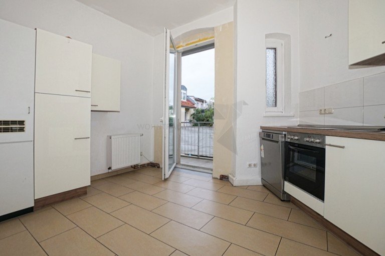 K�che mit EBK Zwickau Etagenwohnung Altbaucharme: Stilvolle 3-Raum-Wohnung mit Balkon und Einbauk�che